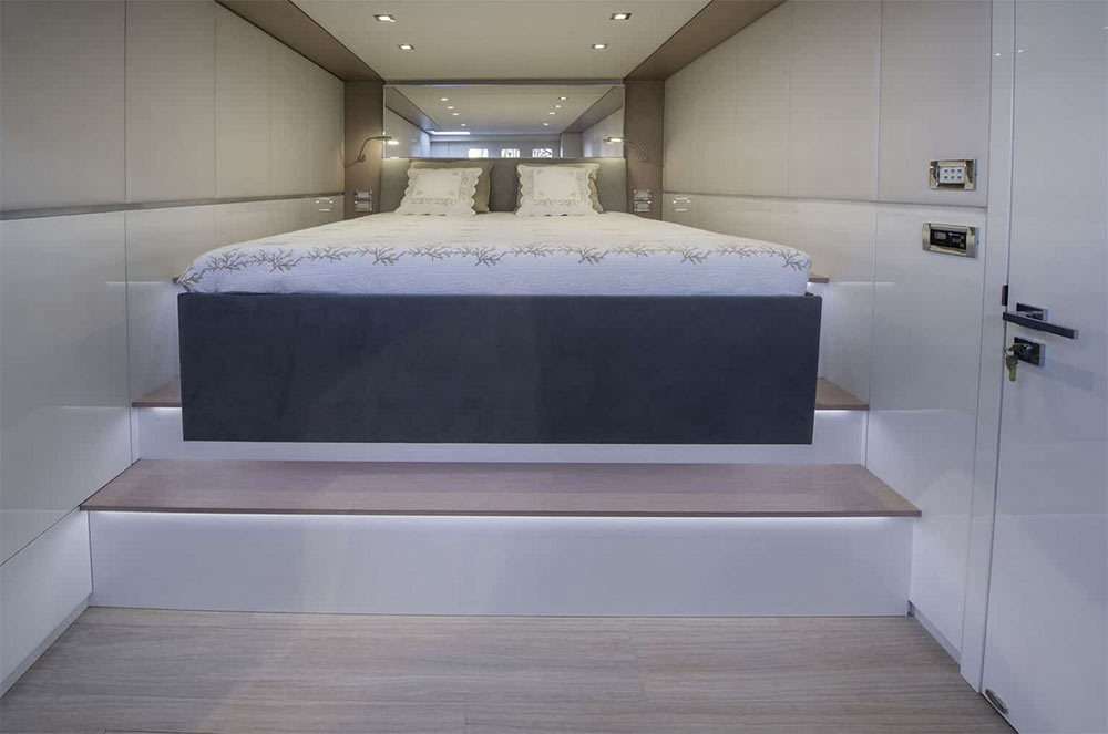 Moondance — Premium Auckland Cruise — bedside view 7