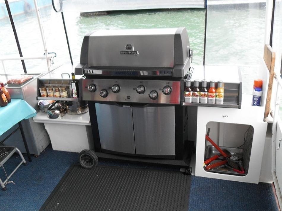 Luv Boat — Boutique Cruise Charter — bedside view 8