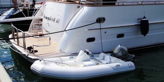 Annabell II — 97ft Luxury Superyacht — bedside view 6