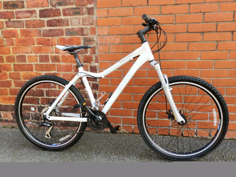 Giant Yukon mens mountain bike - Bike Crowd